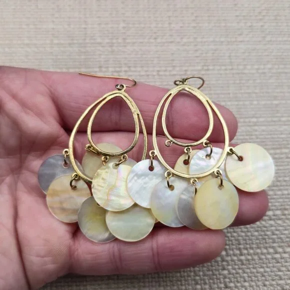 Gold Plated White Cream Handmade Shell Dangle Earrings B921 - Picture 3 of 5